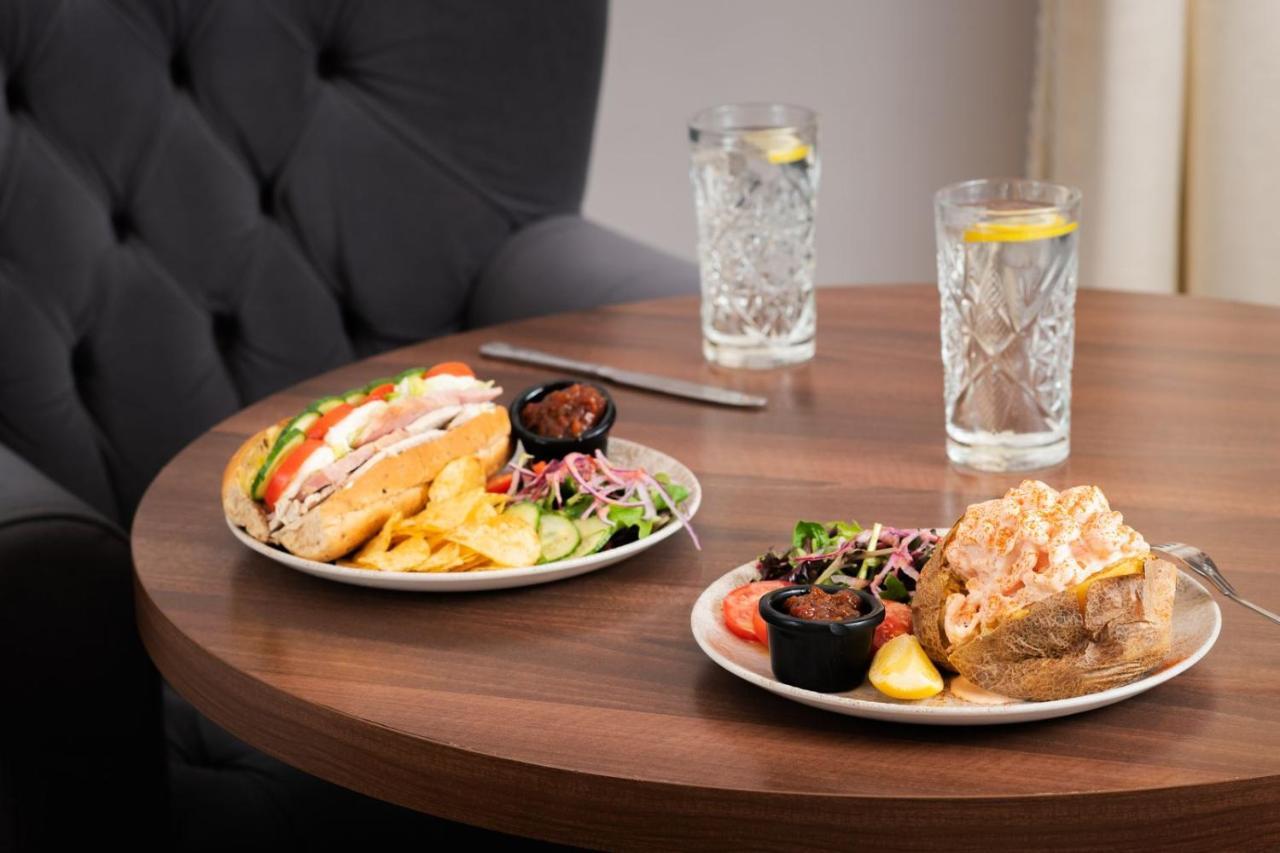 The Royal & Fortescue Hotel Barnstaple Bagian luar foto