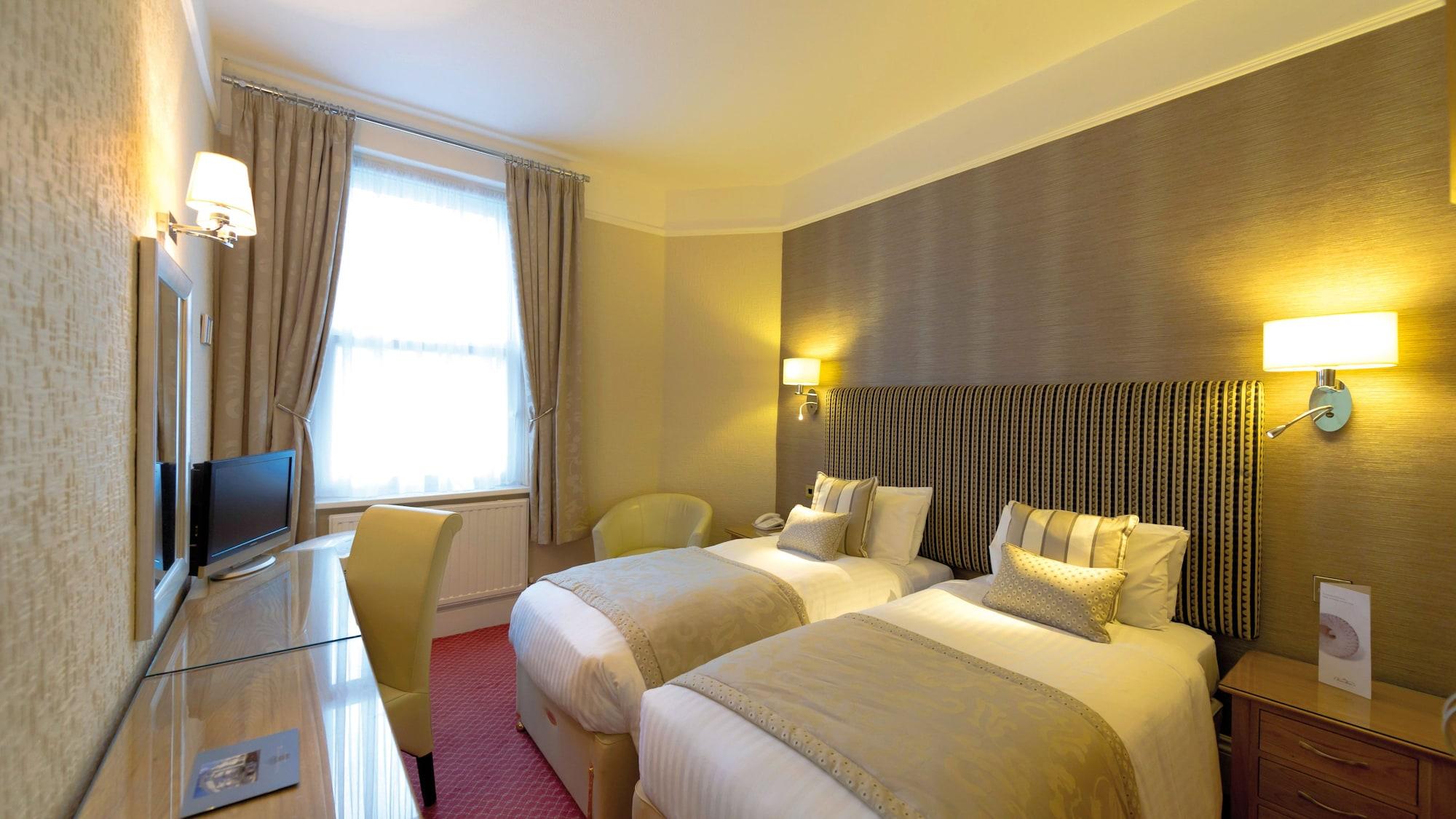 The Royal & Fortescue Hotel Barnstaple Bagian luar foto